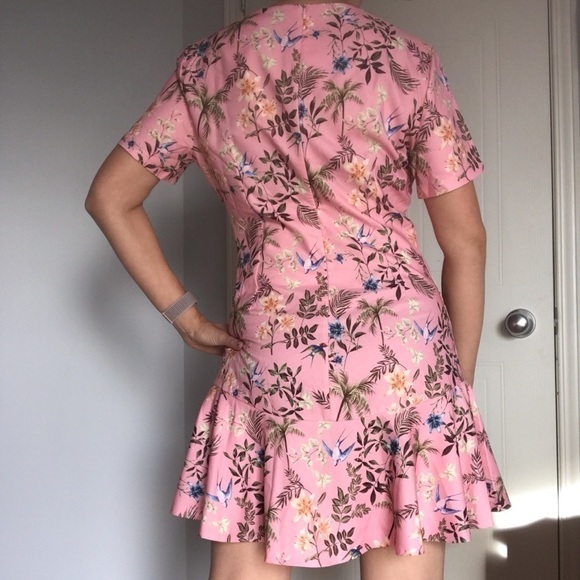 Flirty & Feminine Trendyol Pink Ruffle Hem Floral Mini Dress Size Coquette - Picture 2 of 8